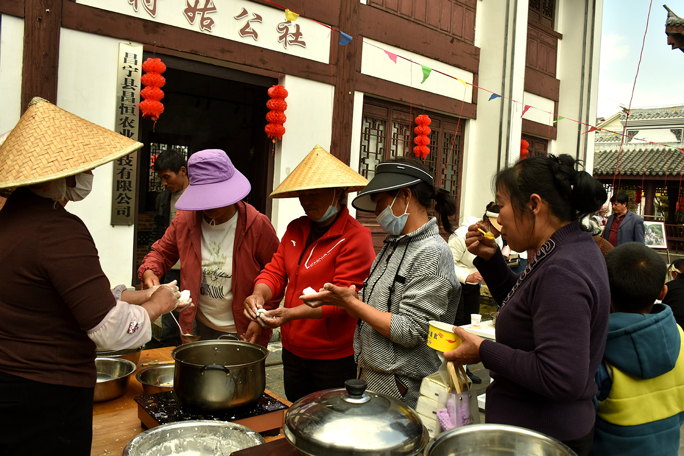DSC_1526_副本 闹元宵 煮汤圆.jpg