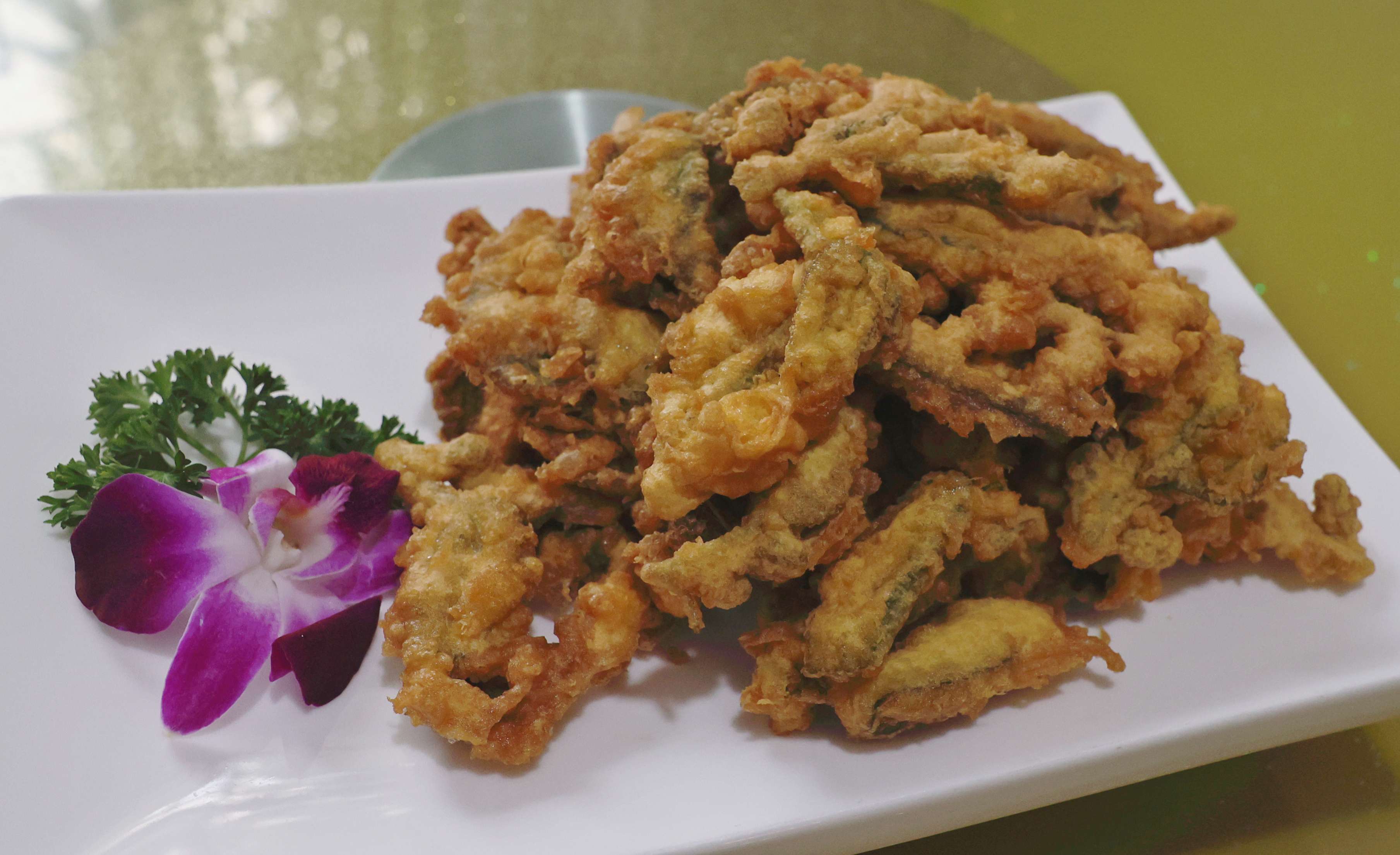香酥桑葚花。2024年2月24日 杜莎莎摄。.jpg