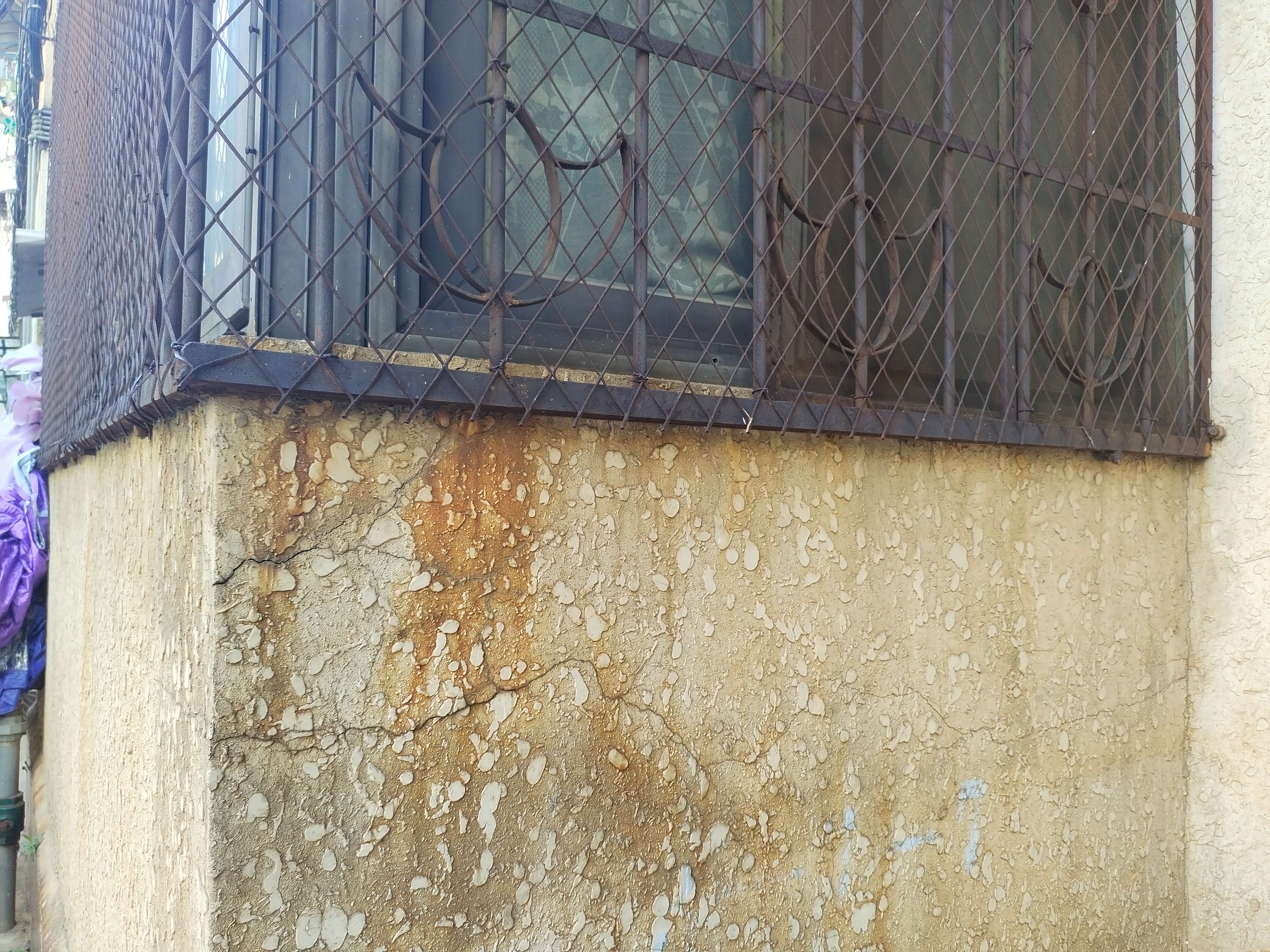 1.秋韵里7栋墙体开裂.jpg