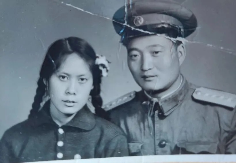 郝珍富(分离图)郝珍富与张雨薇结婚照(35299191)-20240918090925.jpg