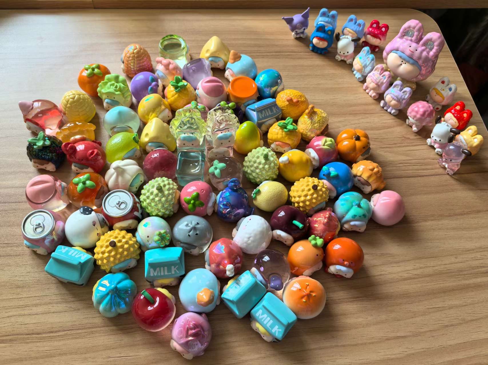 小路花费1500元买的萌粒潮玩.jpg