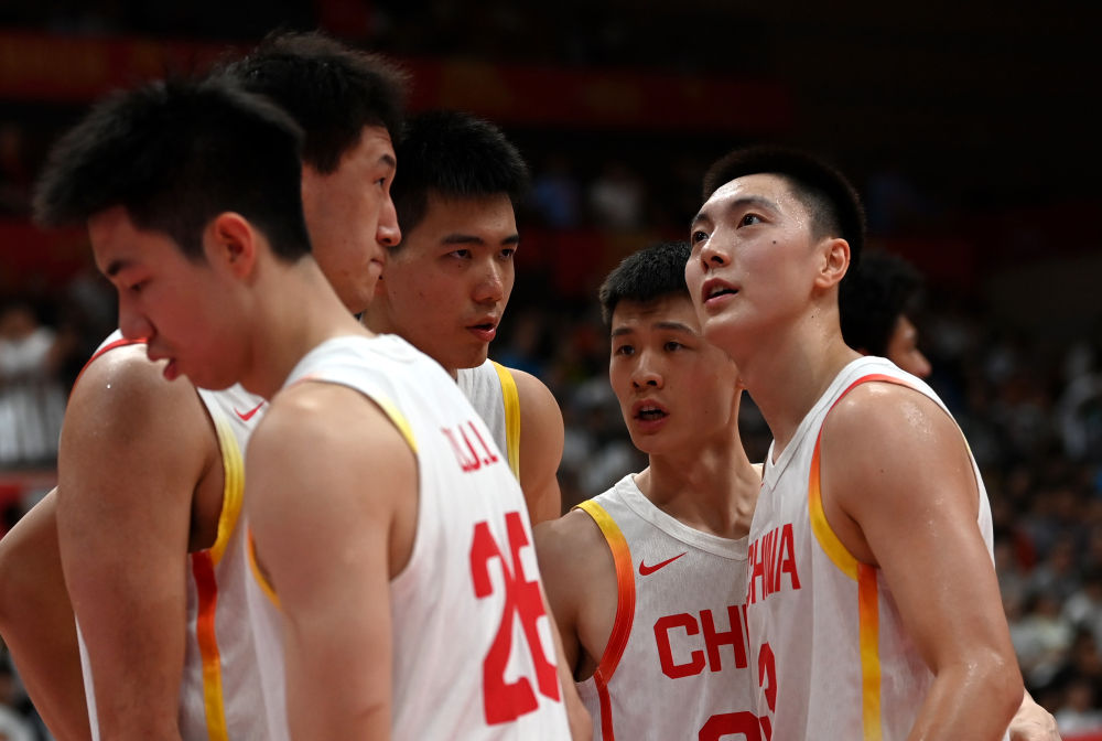 胡明轩“绝杀” 中国男篮热身赛击败尤文图特