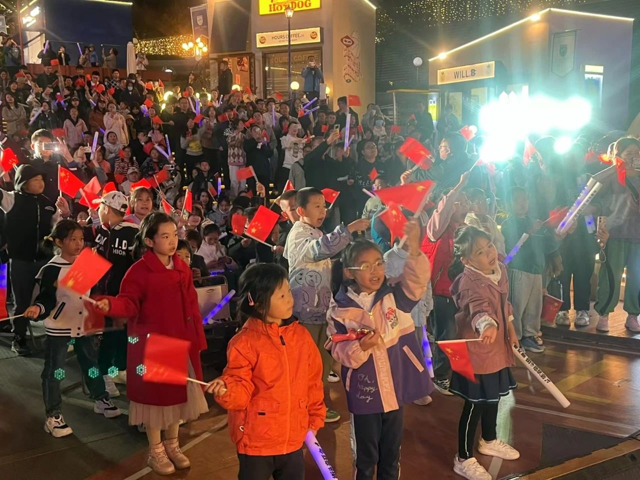 街头音乐会：唱出百姓欢乐 唱出城市韵味