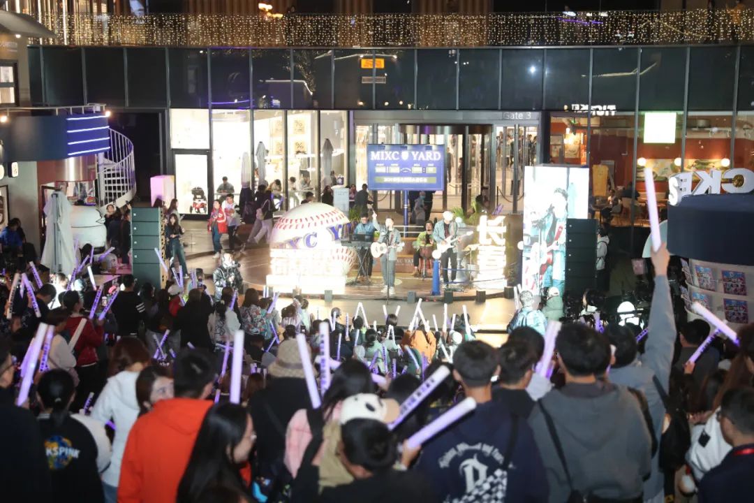 街头音乐会：唱出百姓欢乐 唱出城市韵味