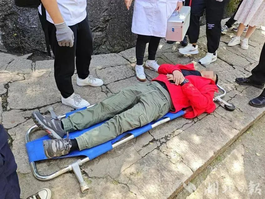 想五天爬完五岳的大学生，下了华山退掉12张火车票！