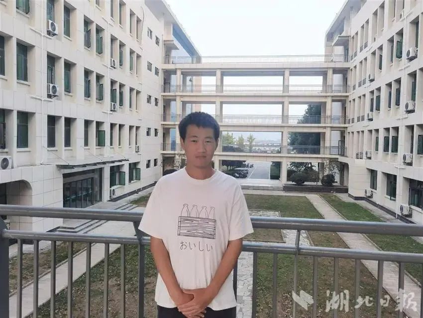 想五天爬完五岳的大学生，下了华山退掉12张火车票！