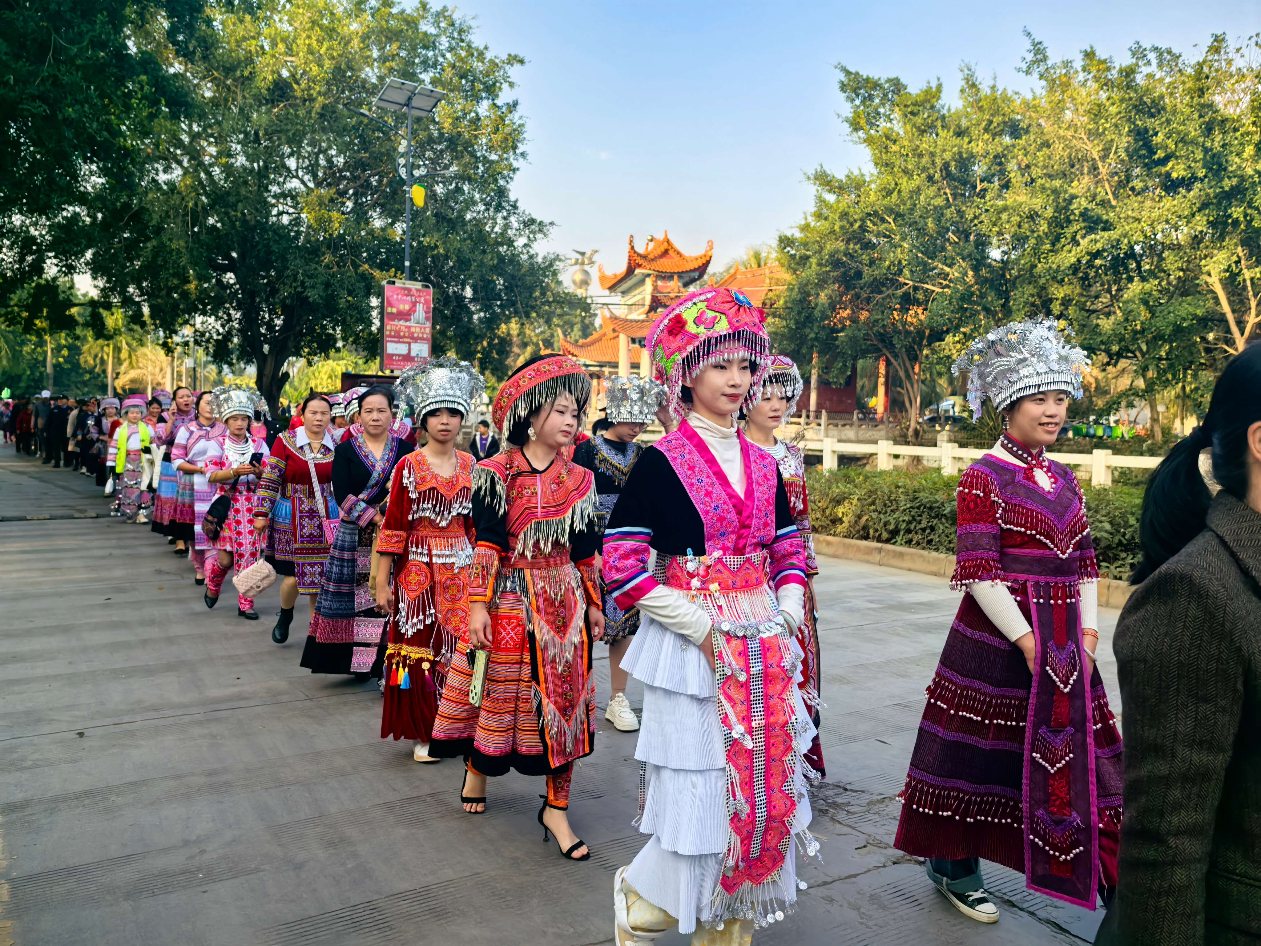 民族团结巡游.jpg