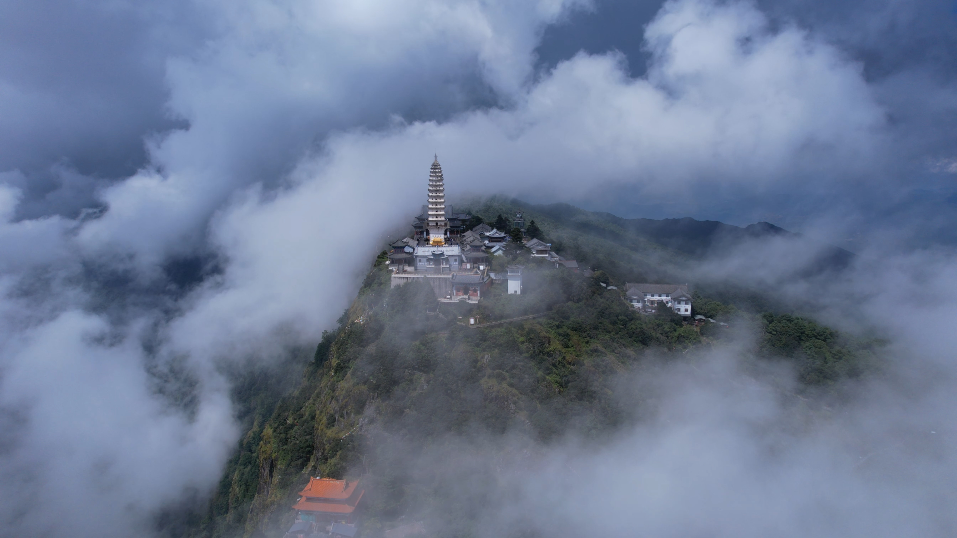 (采访传编辑)美好生活在云南 宾川鸡足山:人气热 ,消费旺 (13).jpg