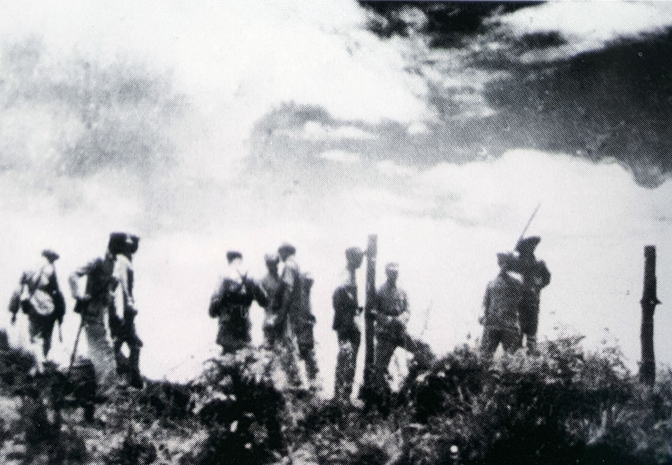 1944年7月28日中国远征军收复来凤山.jpg