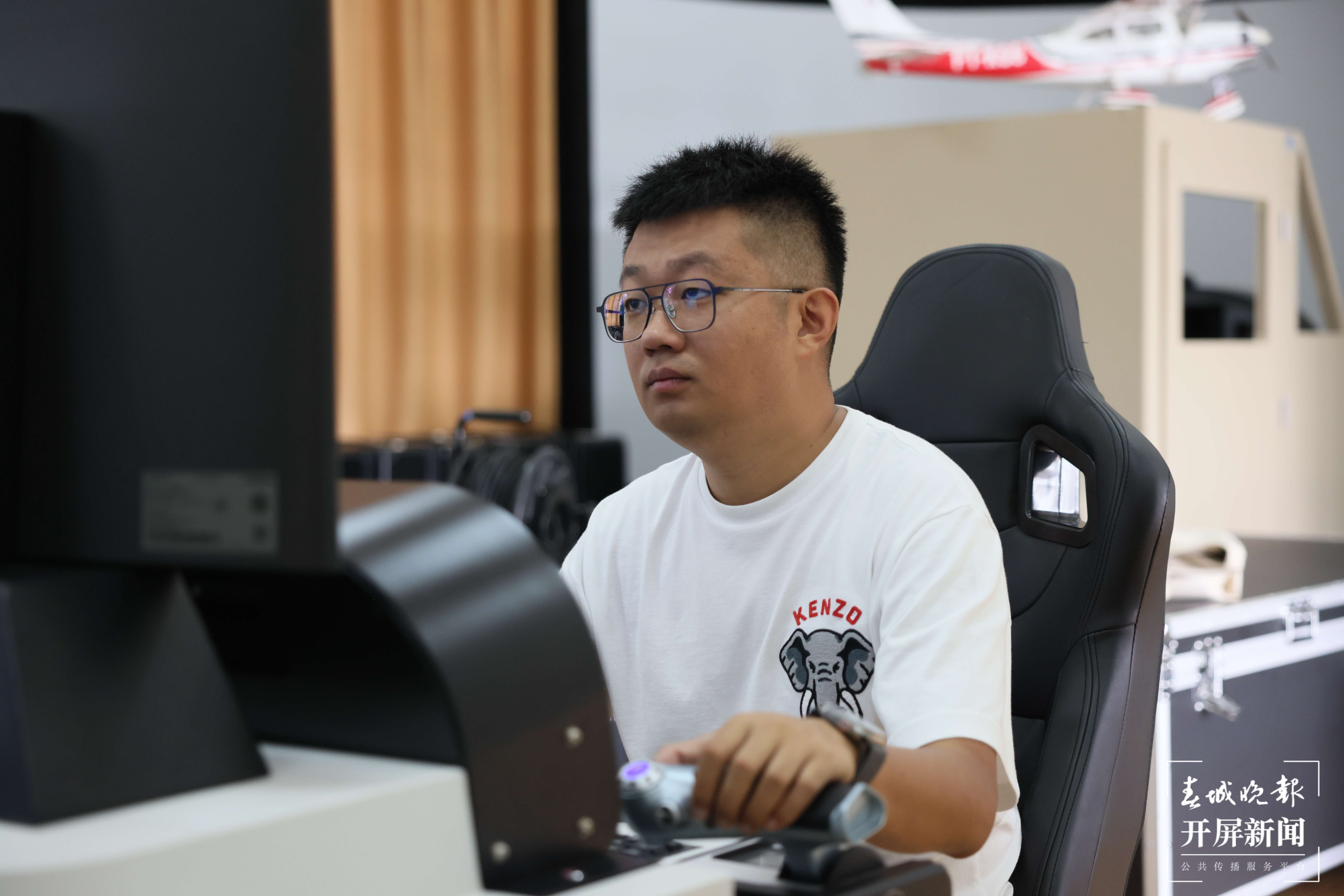 林子超练习无人机.jpg