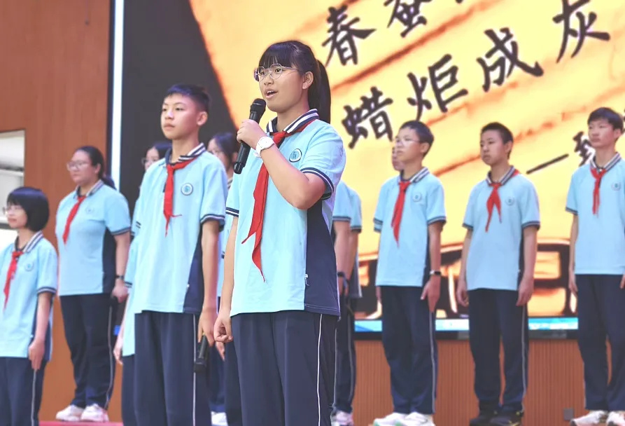昆明仁泽中学这样温暖过节
