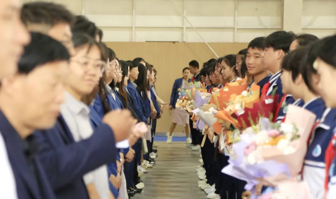 昆明仁泽中学这样温暖过节