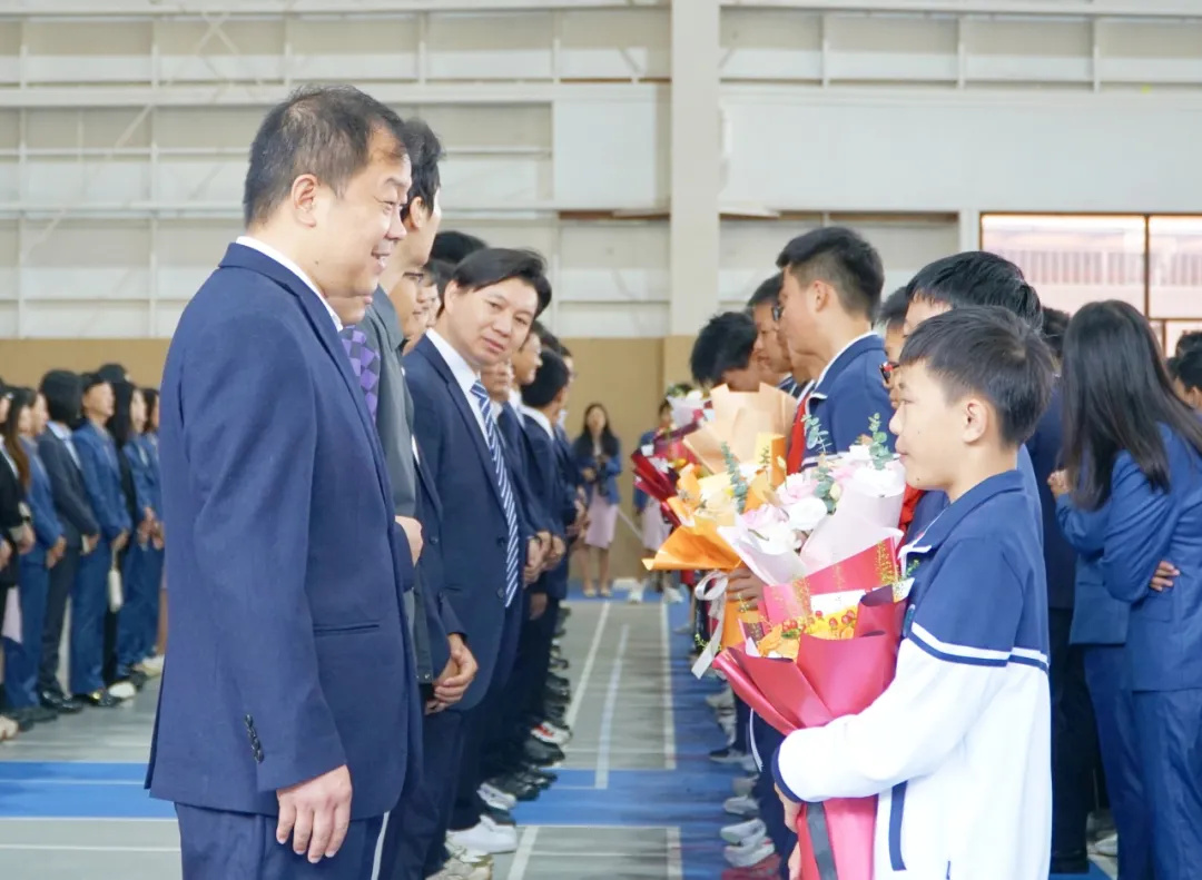 昆明仁泽中学这样温暖过节