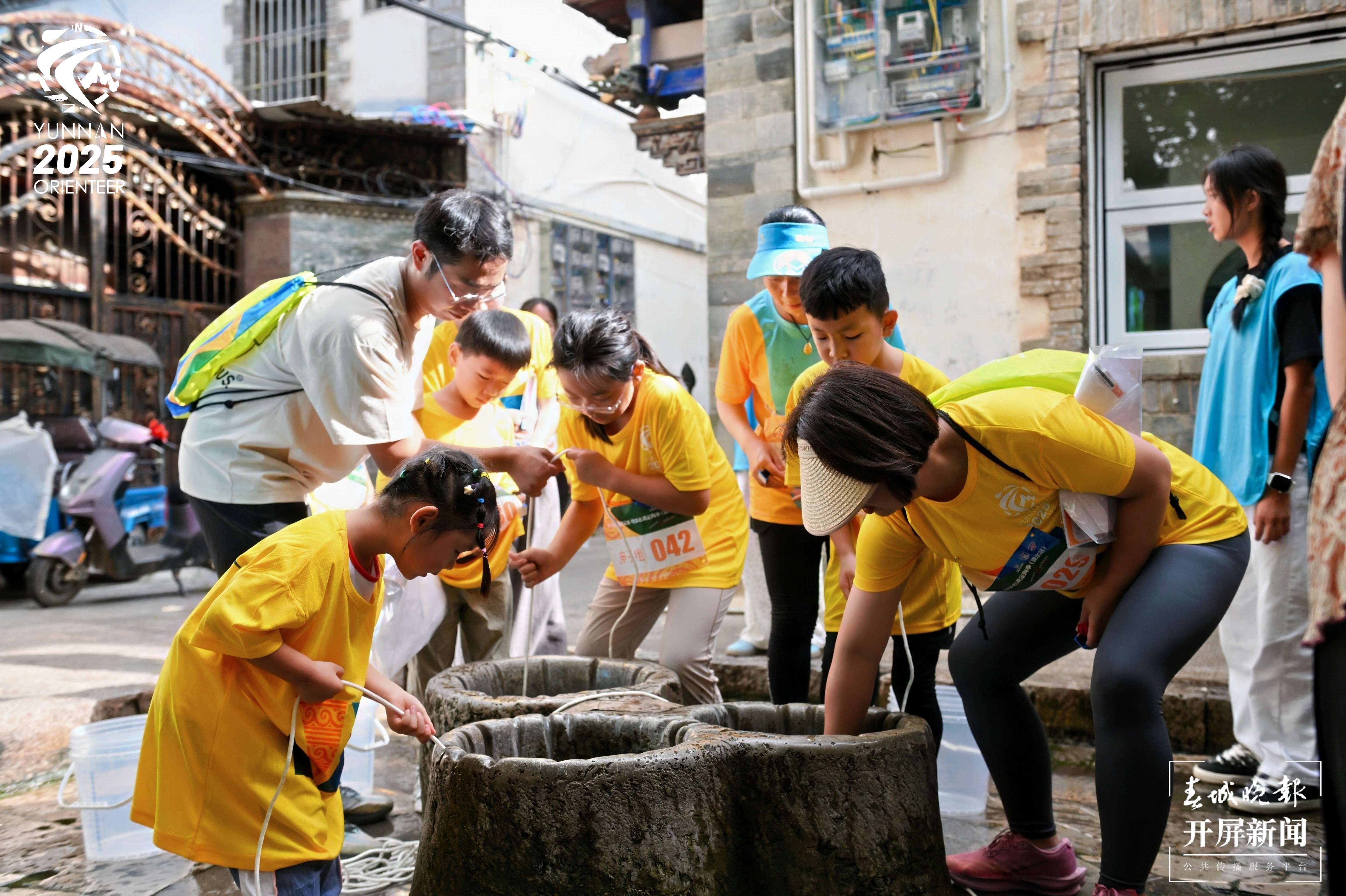 小记者首秀建水古城定向跑，千年临安焕新潮4.jpg