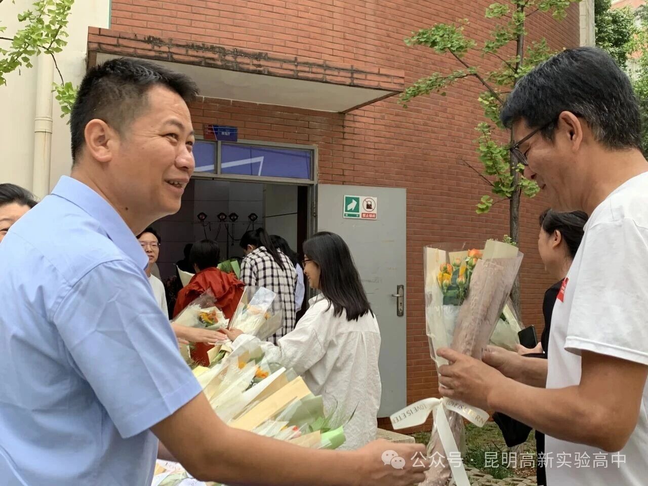 高新实验高中老师集体宣誓：精心打磨每一堂课！