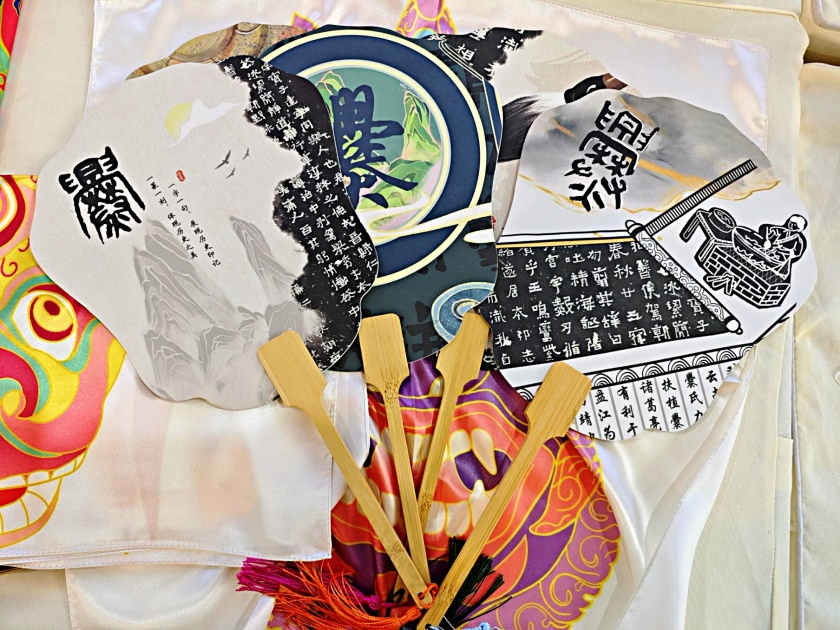云南能源职业技术学院文创作品亮相2025创意云南文化产业博览会_20250917_5863258446618545475.jpeg