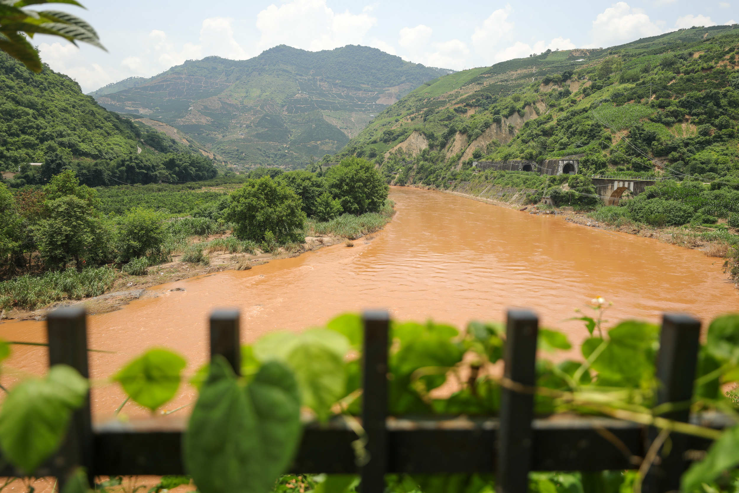 小河口村就在南盘江边