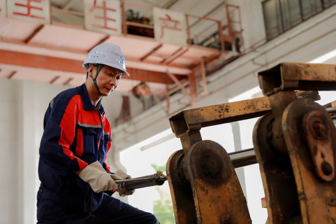 全国能源化学地质系统“大国工匠”肖永湖 (2).JPG