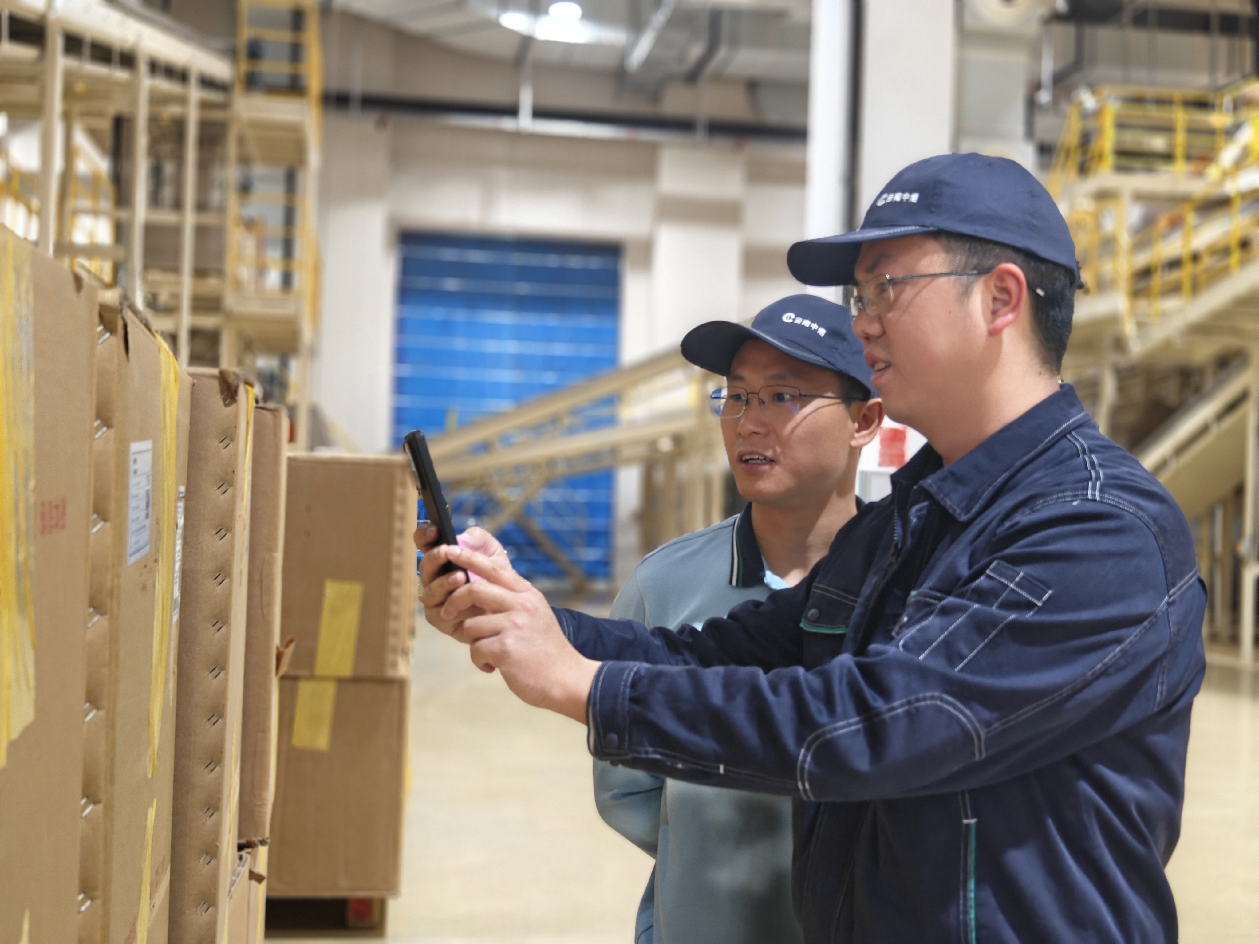 扫码即可实时记录、更新物料信息