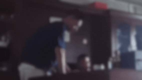 劝说当事人.gif